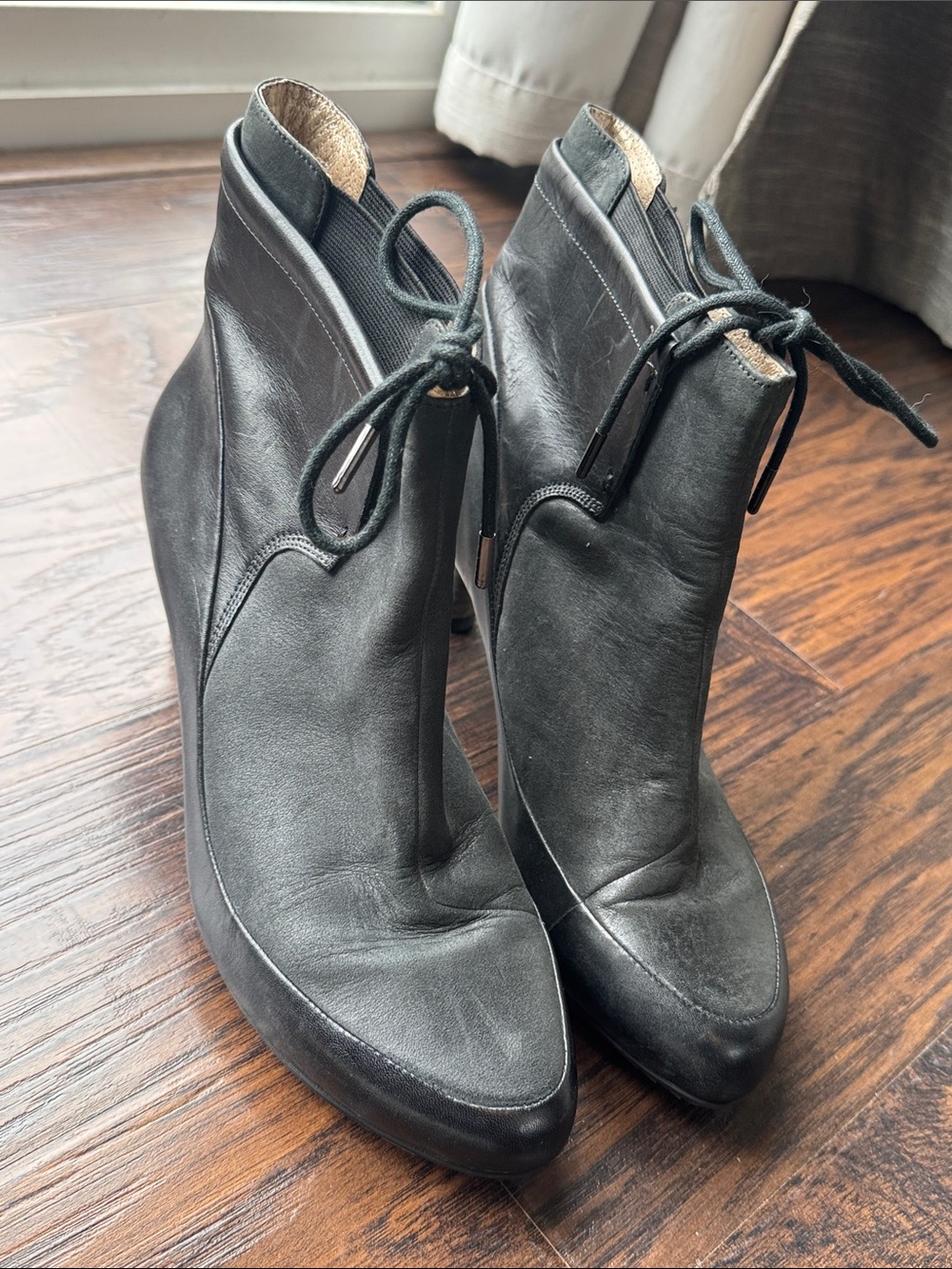 Tsubo Black Leather Wedge Ankle Booties with Lace Tie